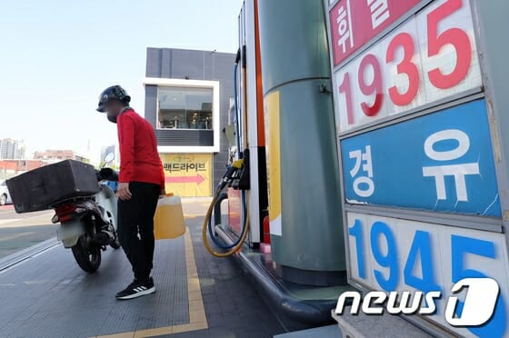 "값싼 연료 경유의 배신"…휘발유 가격역전 고착화 왜?