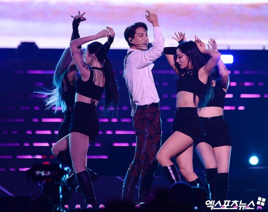 <b>엑소</b> 카이 '섹시하게'[엑's <b>HD포토</b>]
