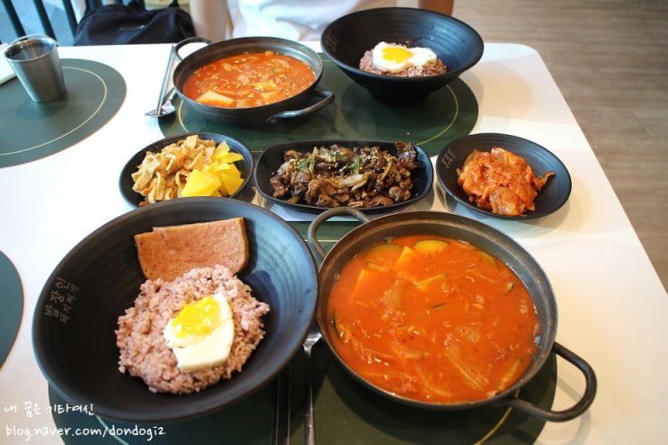 제주 외도 맛집 밥장인 돼지김치찌개