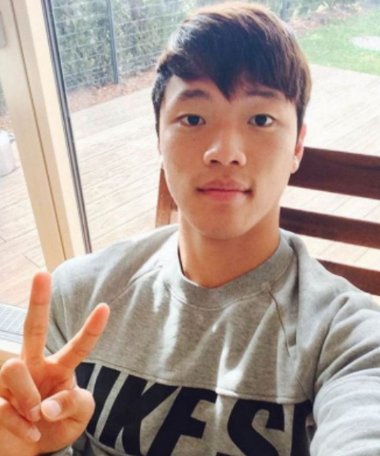 황희찬 부모 가족 관계 프로필 주급 황희찬 부모 가족 관계 프로필 주급