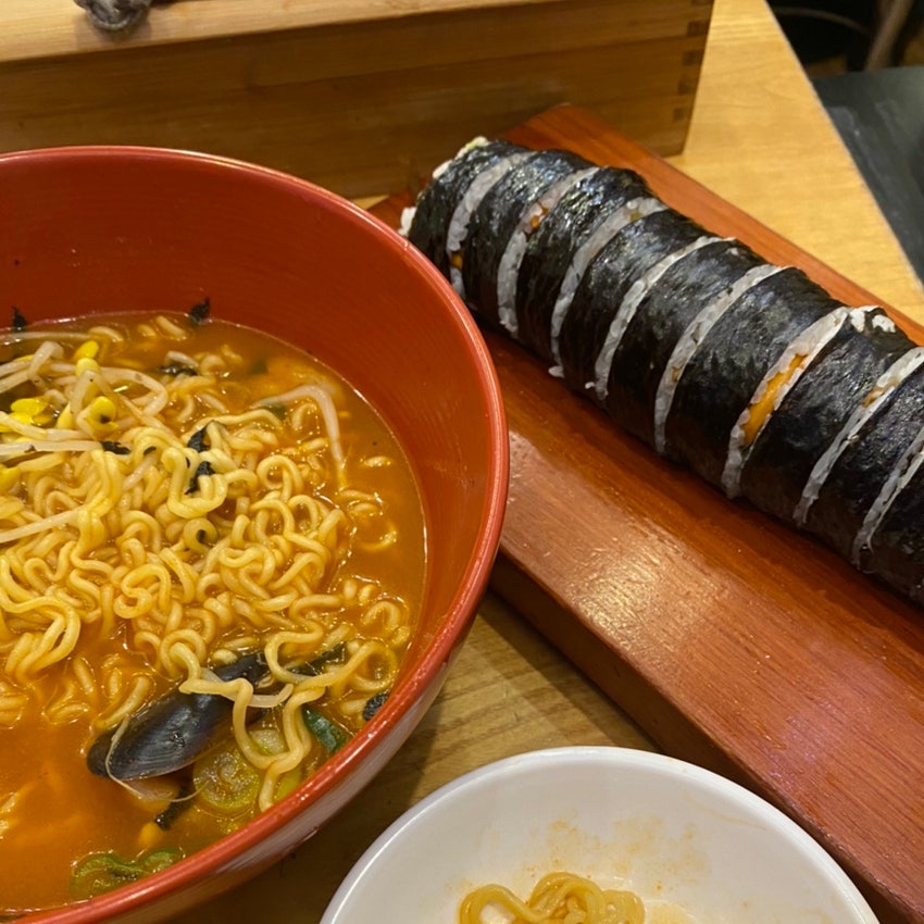 틈새라면 서여의도점 사진 1
