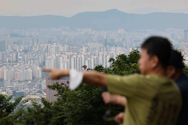 집값 더 빠지기 전에 막차 타자…상반기 주택연금 가입자 ‘역대 최다’ 집값 더 빠지기 전에 막차 타자…상반기 주택연금 가입자 ‘역대 최다’