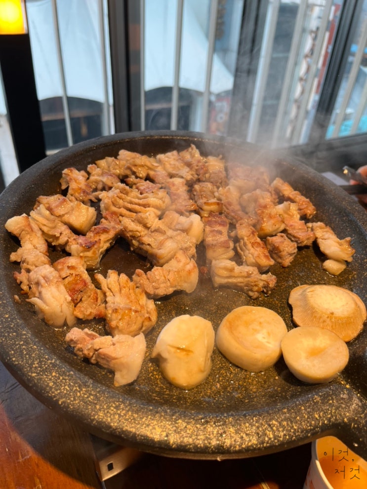  [광주 맛집, 구시청 맛집] 육층집 | 정말 맛있는 숙성 고기, 회식으로도 강추 (주차, 음식, 볶음밥...)