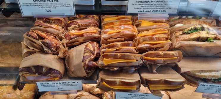  밴쿠버 다운타운 한국식 베이커리 카페 빵집 맛집 Breka Bakery & Café (24시간 영업)
