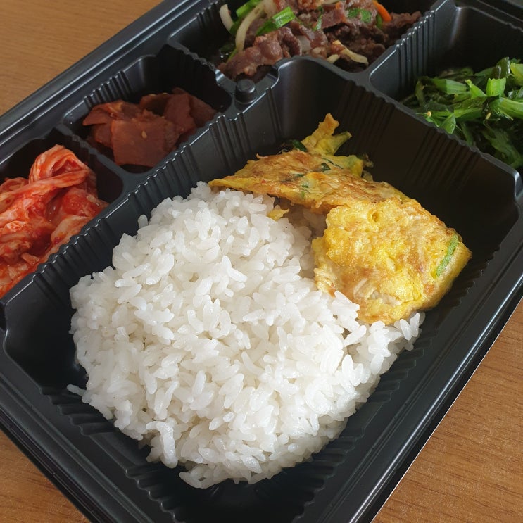  {  8/22  오늘의 점심 도시락}                                         매일 새로운  배달 도시락