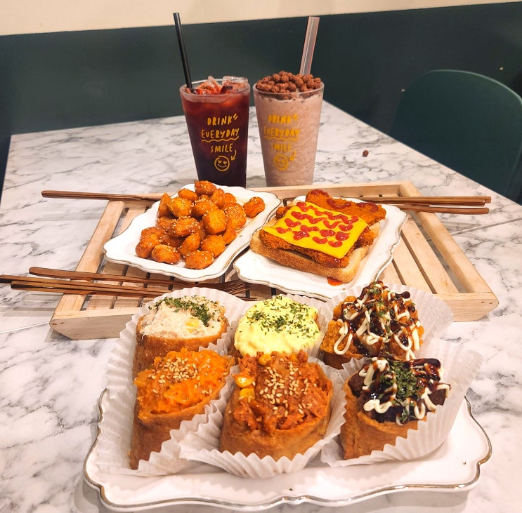  [서울/성북,성신여대]커피를 먹으러 왔는데 정신 차려보니 밥먹고 있었던 "아아수혈 성신여대점"
