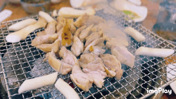  매콤달콤 맛있게 매운 참술, 석쇠 닭갈비의 양념과 부드러운 닭다리살을 사용하여 식감이 쫄깃한! 문막맛집 “정통춘천닭갈비”