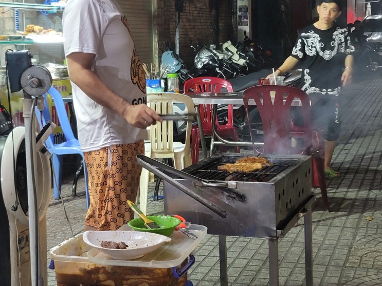  베트남 호치민 밤문화, 부이비엔 근처 밤늦게 먹는 길거리 음식