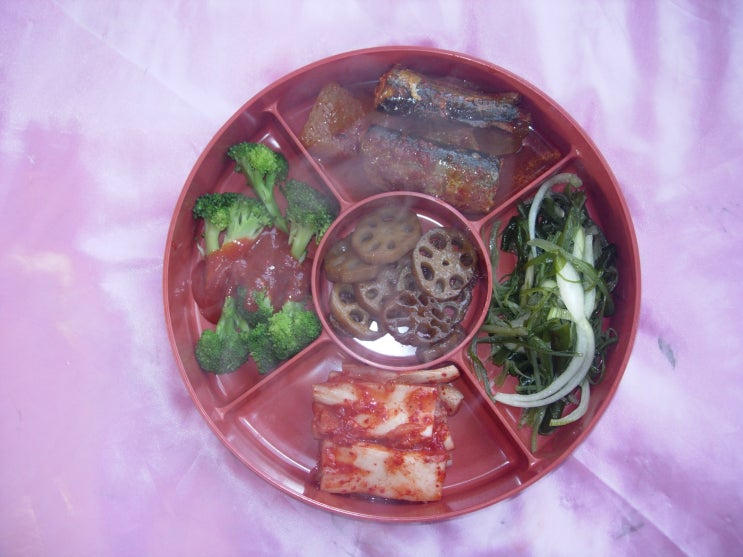  {  행복찬합도시락 점심 도시락}                                         매일 새로운  배달 도시락