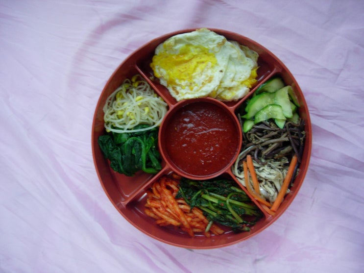 {  행복찬합도시락 점심 도시락}                                         매일 새로운  배달 도시락