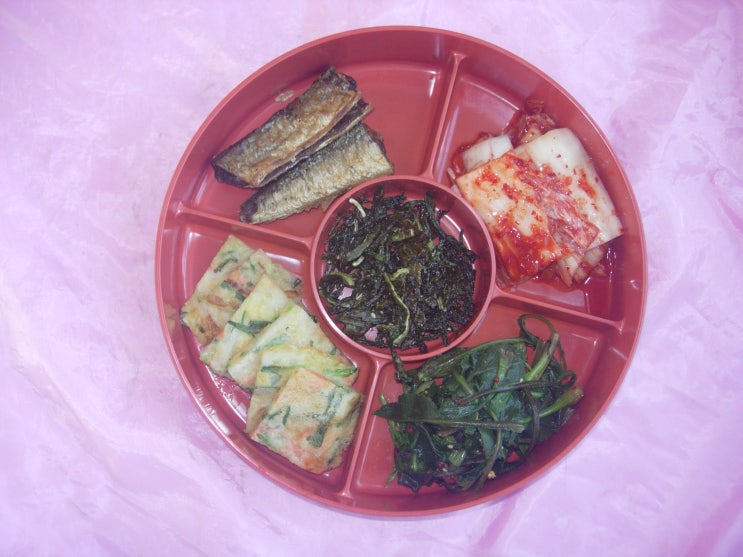  {  행복찬합도시락 점심 도시락}                                         매일 새로운  배달 도시락