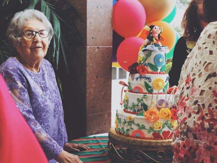  100세 생일파티날 할머니를 습격한 경찰들!?