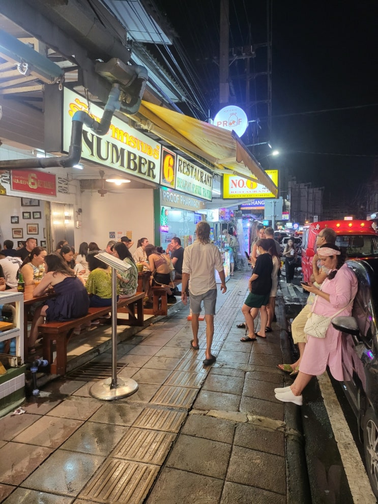   태국 여행 음식 푸켓 빠통 No.6 Restaurant 승무원 추천 커피 세탁 빨래방 가격 정보