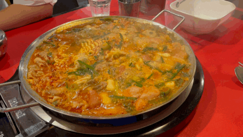  직장인 저녁식사로 이거만한게 없죠, 놀부부대찌개의 우삼겹부대찌개