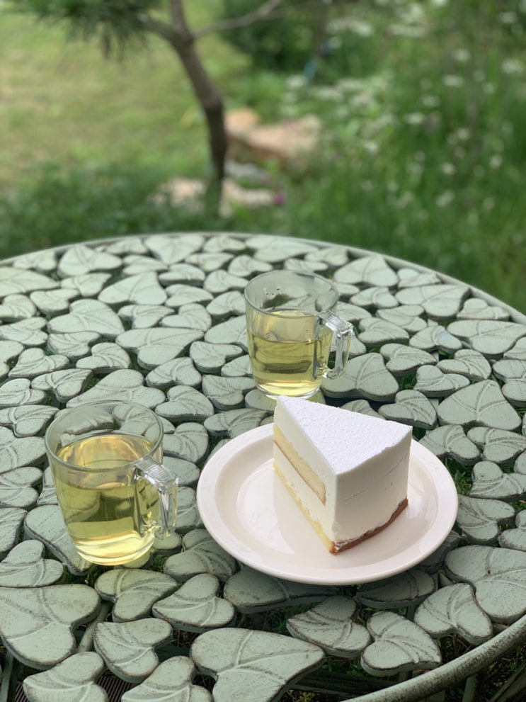 [카페] 안성 원곡 갤러리를 연상시키는 전원주택 카페 (한옥 + 모던하우스 + 해바라기농장 )
