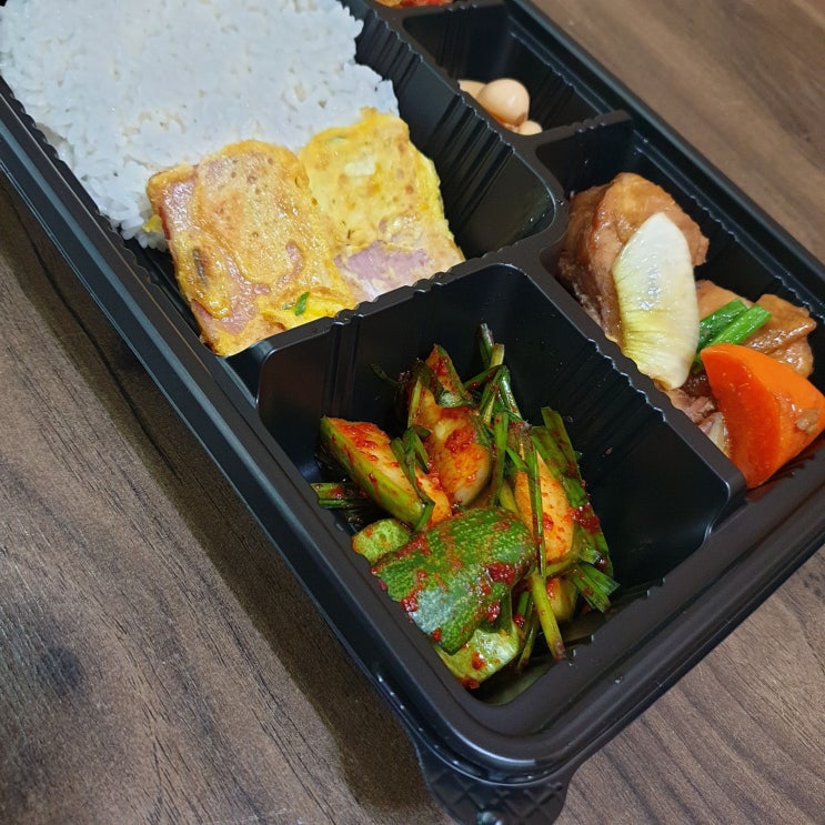  {  8/25  오늘의 점심 도시락}  매일 새로운  배달 도시락