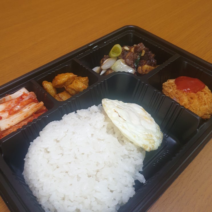  {  8/25  오늘의 저녁 도시락}  매일 새로운  배달 도시락