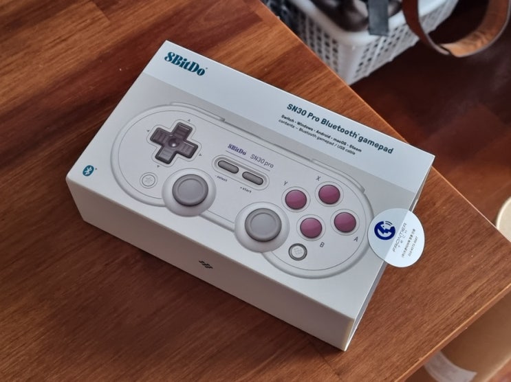  게임패드 추천 8BITDO SN30 pro 질감 좋은 컨트롤러