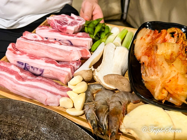  [맛집] 서귀포 흑돼지 맛집 아솥(아궁이 삼겹살) 방문 후기! 캠핑 감성의 제주도 흑돼지 맛집!