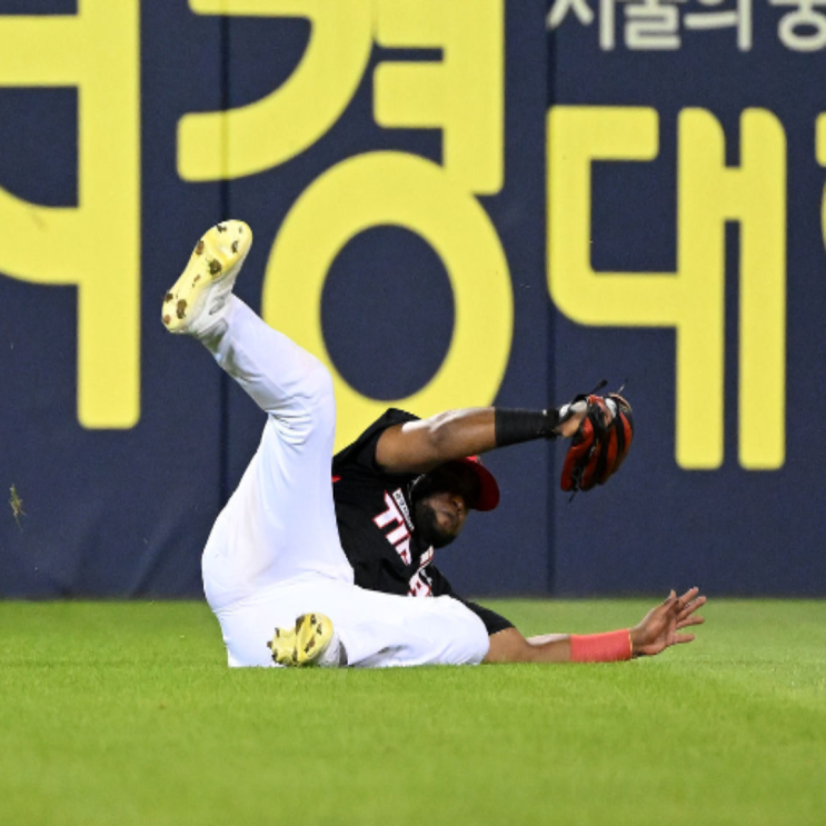  프로야구 8월 26일 경기예상(LG기아 KTSSG 롯데삼성 한화두산 NC키움 소크라테스끝내기수비 배정대끝내기 이원석4타점 장민재5승 푸이그그라운드홈런)