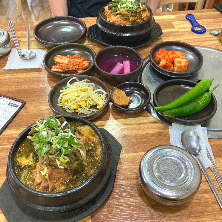 광주 문흥동 24시 감자탕/뼈해장국 밥집 '큰뼈본가' 광주 문흥동 24시 감자탕/뼈해장국 밥집 '큰뼈본가'
