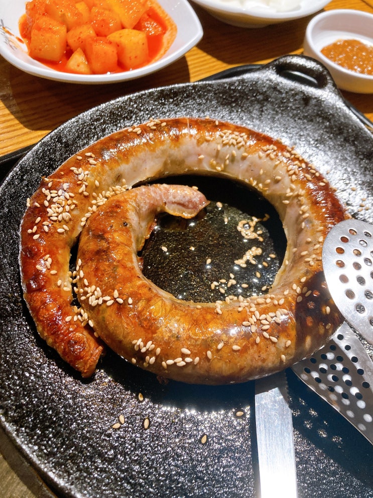   서울 서울시 용산 용산역 아이파크몰 7층 순대 수육 순대스테이크 순대국밥 곱창볶음 곱창전골 오징어순대 순대실록