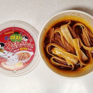 마라 불닭납작당면 솔직후기 / 맵기, 양, 파는곳 (마라불닭볶음면)