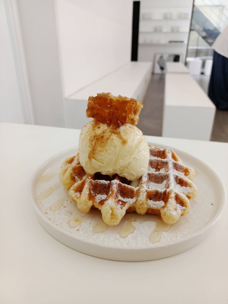  연남동 카페 연남동 크로플 어나더룸