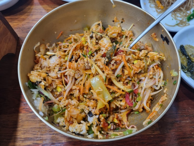 전주 여행 최고 맛집 하숙영 가마솥 비빔밥 (구 중앙회관) / PNB 풍년제과 초코파이 원조 전주 여행 최고 맛집 하숙영 가마솥 비빔밥 (구 중앙회관) / PNB 풍년제과 초코파이 원조