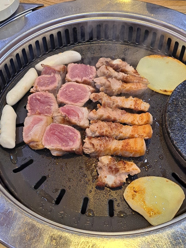 구워주는 모란역고기집 맛찬들왕소금구이 모란점에서 삼겹살, 목살, 갈매기살 껍데기까지 완벽한 고기 데이트 구워주는 모란역고기집 맛찬들왕소금구이 모란점에서 삼겹살, 목살, 갈매기살 껍데기까지 완벽한 고기 데이트