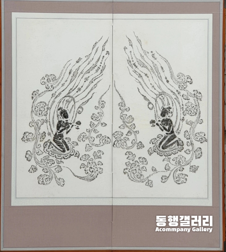  [품절] 동행갤러리ㅣ에밀레종 비천상 탁본 가리개 2쪽 병풍 (갤러리, 전시회, 인테리어그림)