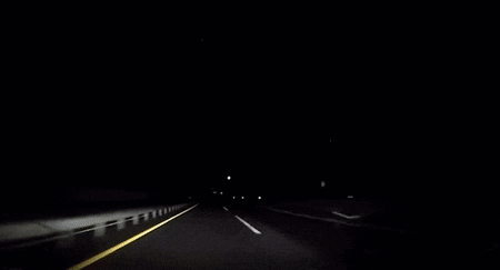 한밤중 도로에 정차한 음주운전 차량과 ‘쾅’ (영상)