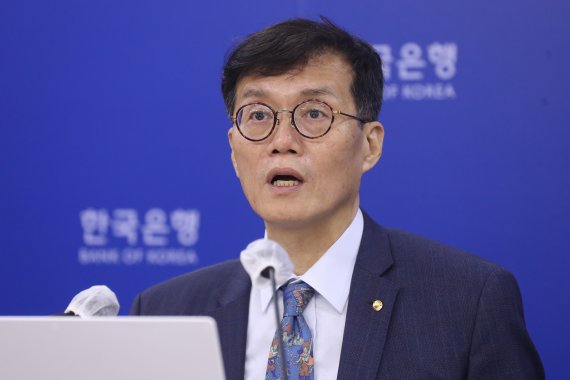 이창용 총재, 잭슨홀미팅 첫 발표 "경제위기시 정교한 정책 체계 필요" 이창용 총재, 잭슨홀미팅 첫 발표 "경제위기시 정교한 정책 체계 필요"