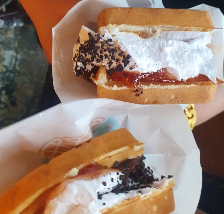  오랫만에 선선한 밤날씨 저녁 산책 후 천안 두정동 삼치랑 오뎅이랑 방문 해서 메로구이 오코노미야키 블챌