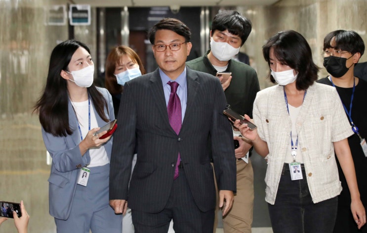 코너 몰리는 윤핵관...<b>윤상현</b>·유의동·최재형 "<b>권성동</b> 물러나고... 
