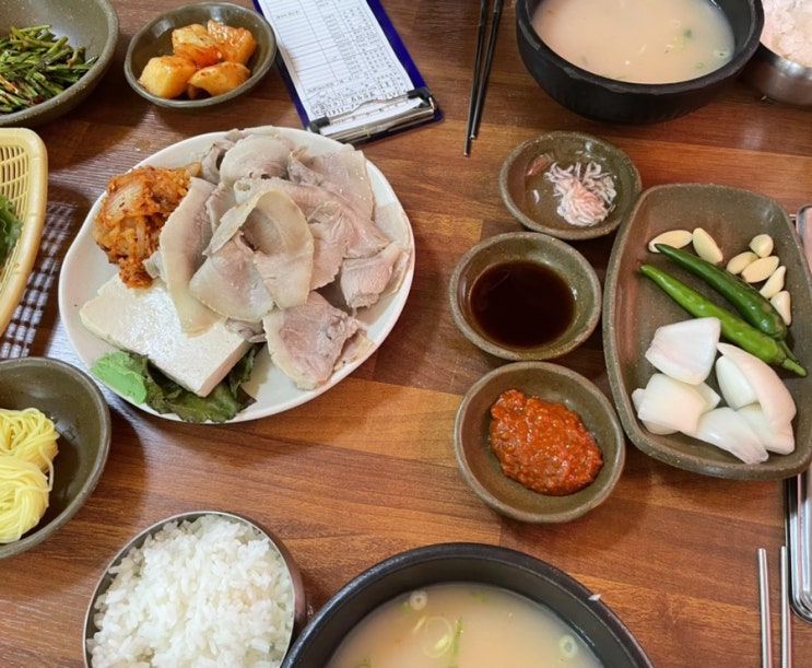  부산 영진 돼지국밥 - 본점 방문기 !! 국물맛이 깔끔하고  시원한 수육 국밥 부산신평맛집