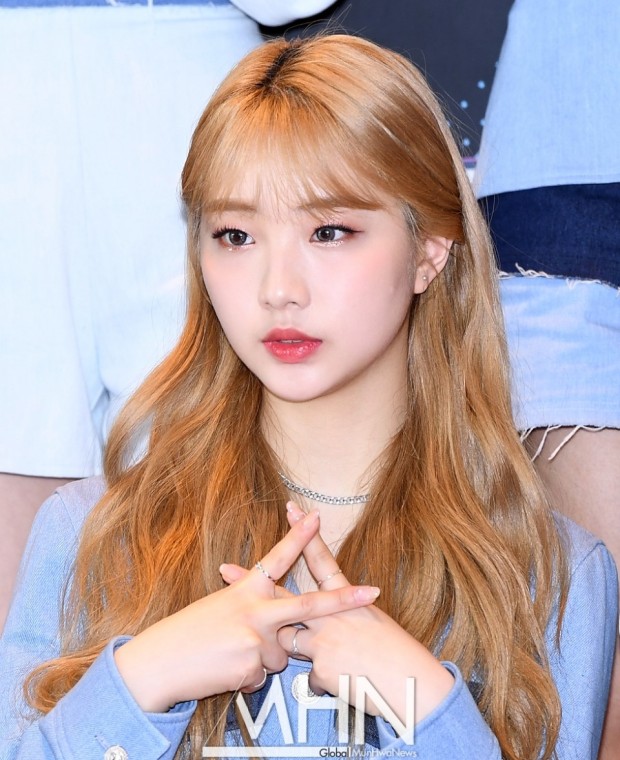 걸그룹 이달의 소녀 여진, 멕시코 공연 중 무대에서 쓰러져...관중들의 환호로 시끄럽던 상황 걸그룹 이달의 소녀 여진, 멕시코 공연 중 무대에서 쓰러져...관중들의 환호로 시끄럽던 상황