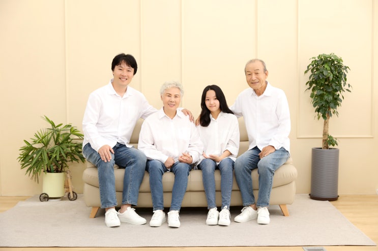 오산 가족사진 행복한순간 스튜디오에서 찰칵 오산 가족사진 행복한순간 스튜디오에서 찰칵