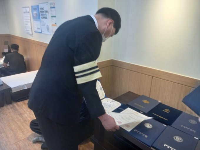 빌라 덮친 화마에 숨진 장애인…"자격증 24개, 열심히 살았는데" 빌라 덮친 화마에 숨진 장애인…"자격증 24개, 열심히 살았는데"