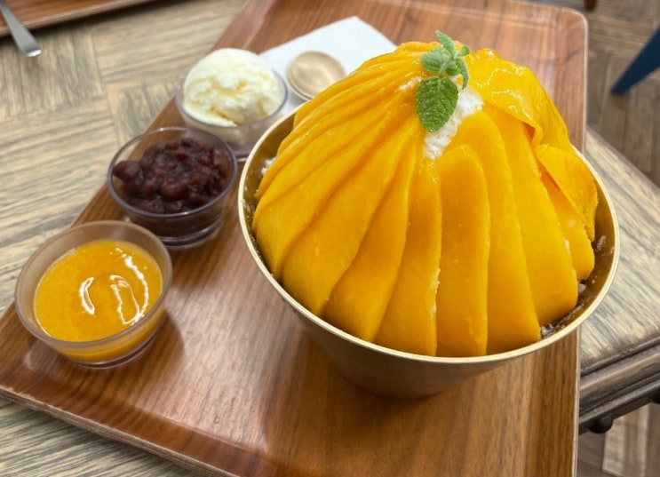  망고 빙수의 감성을 느끼고 싶다면 - 명동 버드더카페