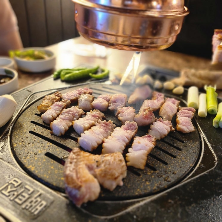  [서촌 맛집] 경복궁역 입에서 살살 녹는 삼겹살집 《뼈탄집》줄서는식당