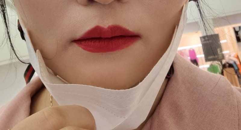 샤넬 루쥬알뤼르 벨벳 56 레드립 얼굴 밝혀주는 매트립스틱