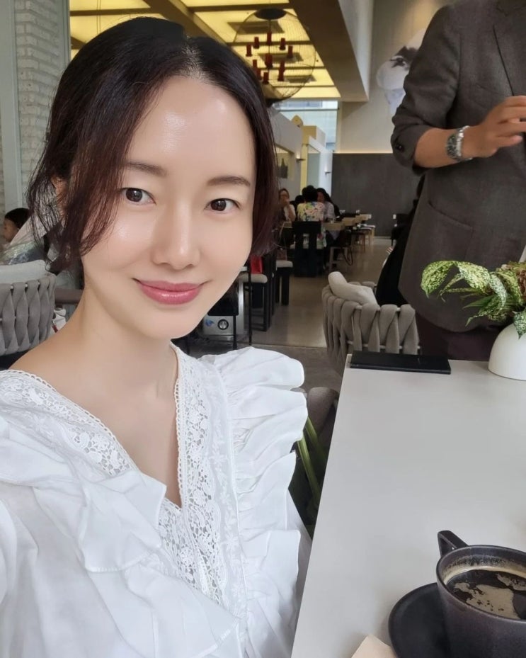 '리미트' 이정현, 사랑꾼 남편이 육아 함께 해준다...출산 후 4개월 만에 복귀 "소문난 연예계 마당발" '리미트' 이정현, 사랑꾼 남편이 육아 함께 해준다...출산 후 4개월 만에 복귀 "소문난 연예계 마당발"
