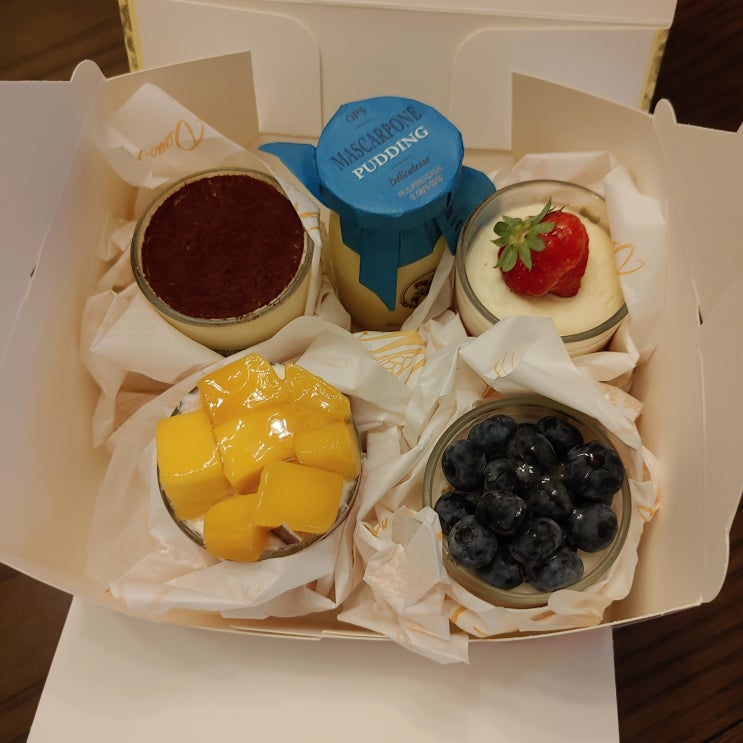 명동 롯데백화점 빵집 옵스의 여러가지 무스와 푸딩 먹기! 명동 롯데백화점 빵집 옵스의 여러가지 무스와 푸딩 먹기!