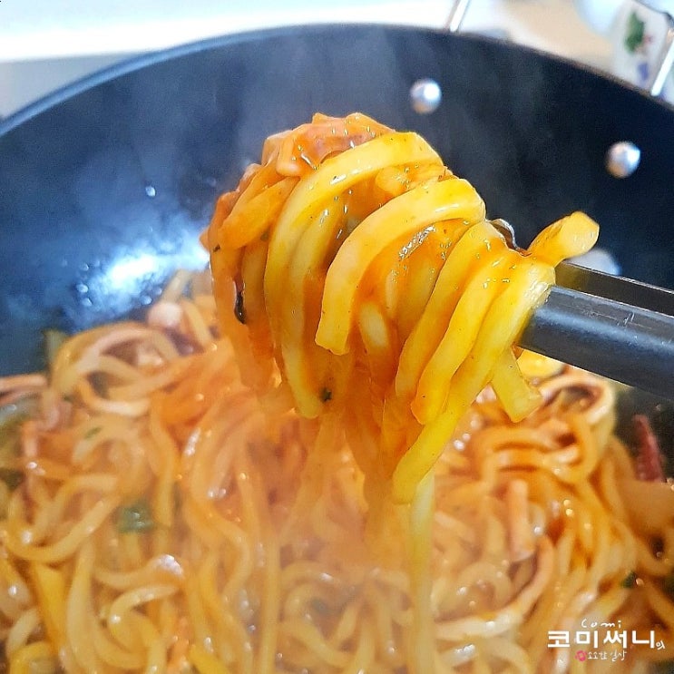 이마트 트레이더스 한일식품 철판볶음우동 매콤한 불 맛 트레이더스 추천 식품 이마트 트레이더스 한일식품 철판볶음우동 매콤한 불 맛 트레이더스 추천 식품