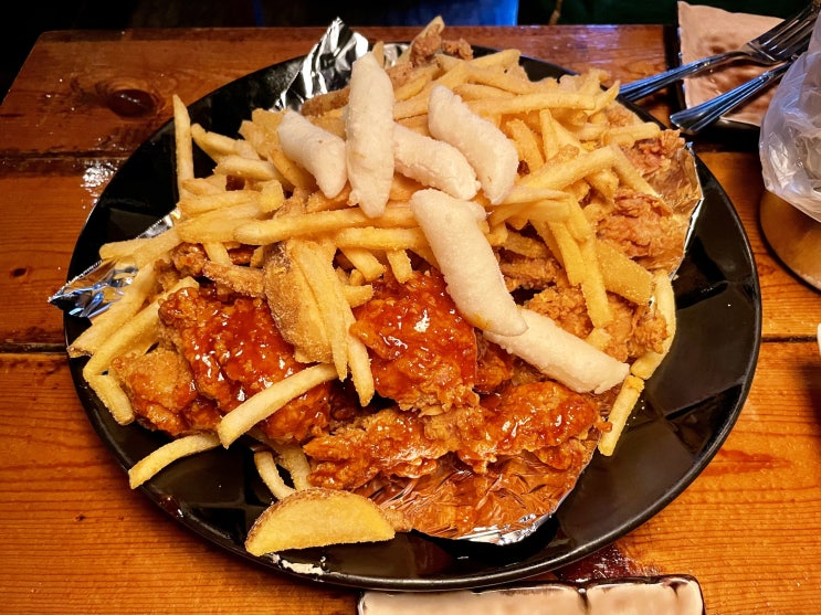 덕천맛집 아웃닭 매운양념치킨이 중독적인 치맥맛집