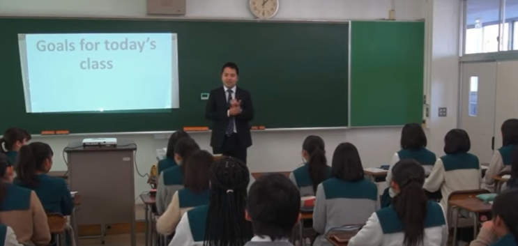 일본 언론 자국민 영어 실력 뒤져진다... 아시아 국가 중 최하위... 한국 조기 영어교육과정 찬사 일본 언론 자국민 영어 실력 뒤져진다... 아시아 국가 중 최하위... 한국 조기 영어교육과정 찬사