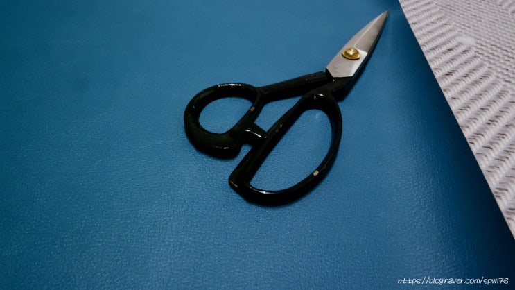 레자리아 인조가죽으로 파우치 만들어보았다