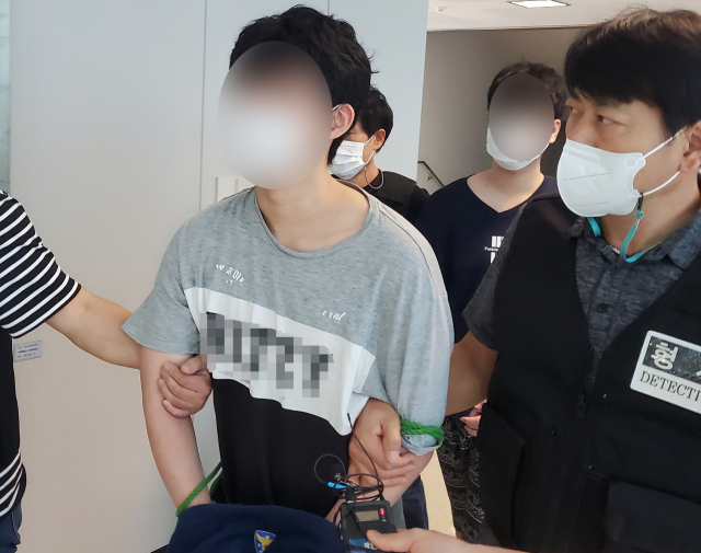 '10대 손자 친조모 살해' 충격 이후 1년… 여전히 위기 속 '위기 가정' '10대 손자 친조모 살해' 충격 이후 1년… 여전히 위기 속 '위기 가정'