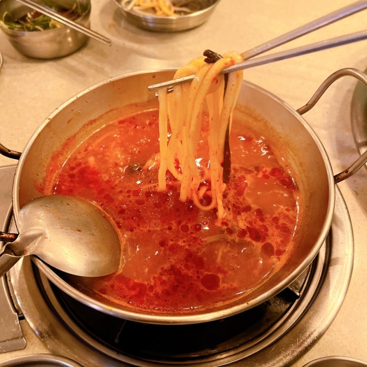  신촌 맛집 김덕후의차돌조 : 무한리필 차돌박이로 푸짐하게